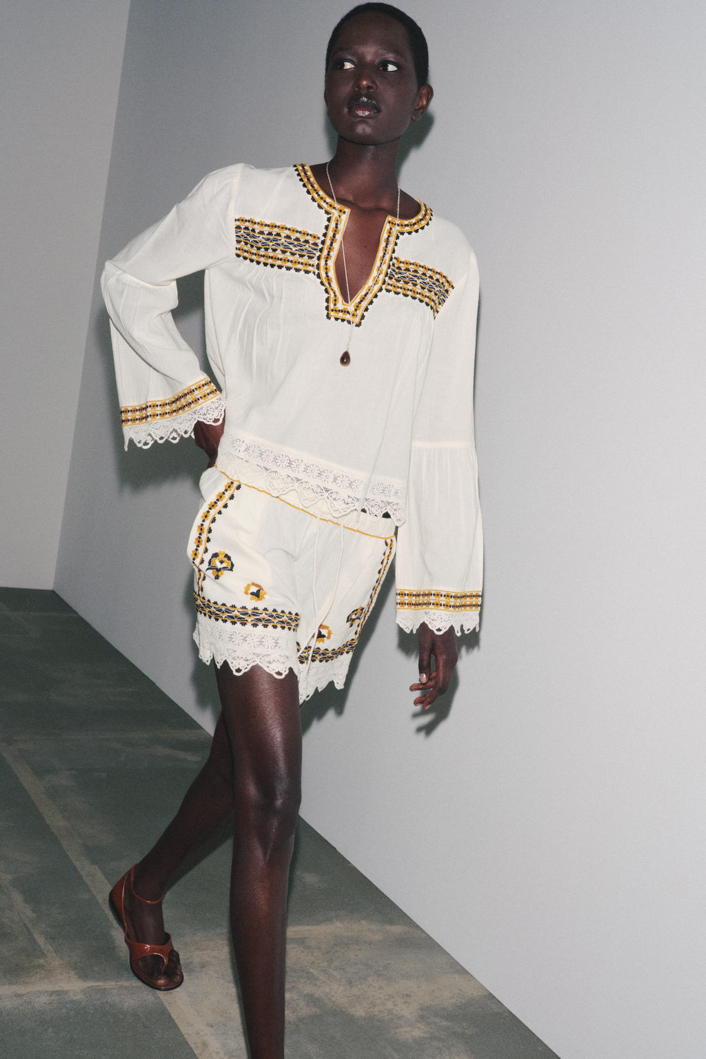 ZW COLLECTION EMBROIDERED SHORTS - Zara фото 5