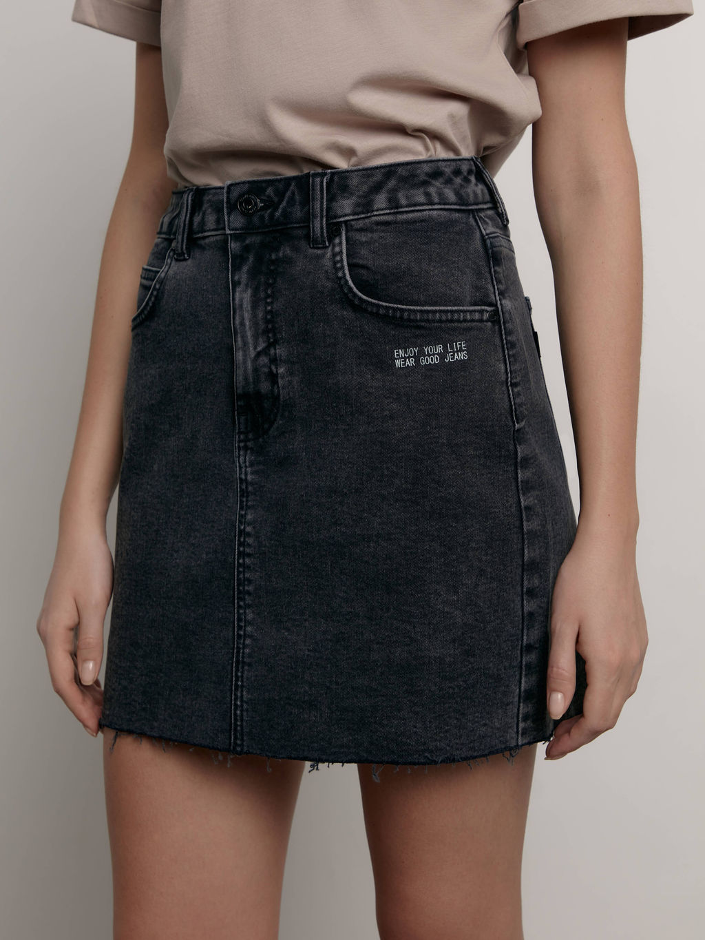 CONTE CON-562 Джинсовая mini-юбка c термопечатью washed black