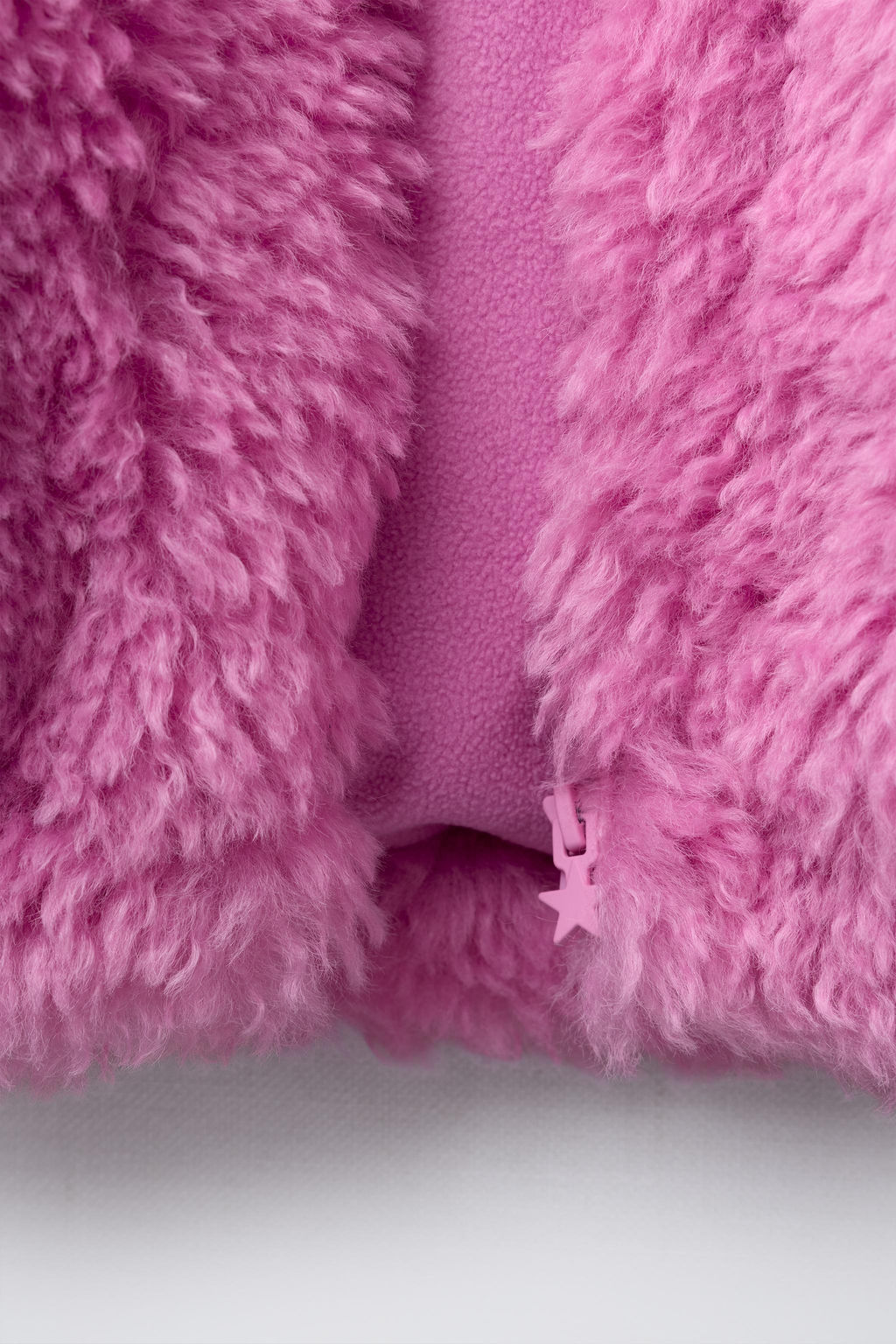 FAUX FUR HOODED JACKET - Zara фото 8
