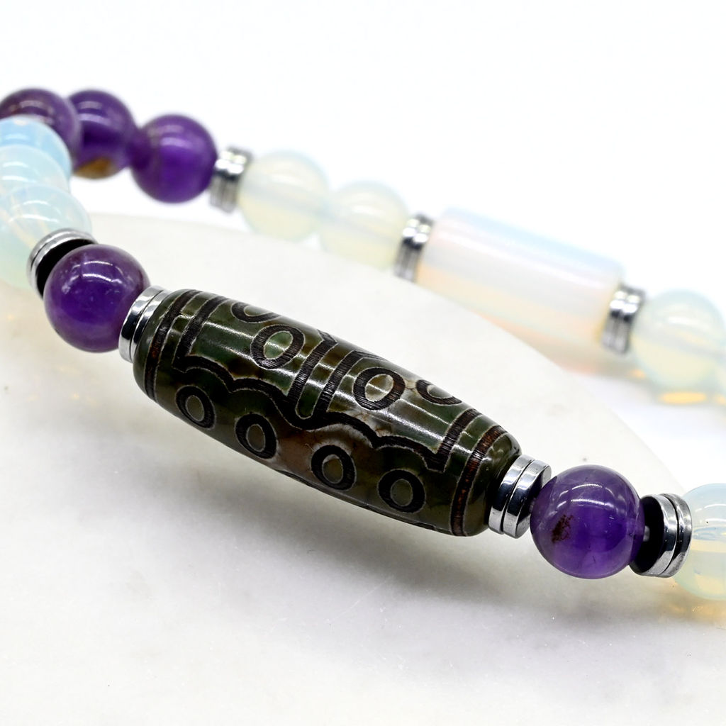 Браслет Дзи "Пятнадцать глаз" агат 10*29мм из аметиста и лунного камня шарик 8мм, 18см Радуга камня