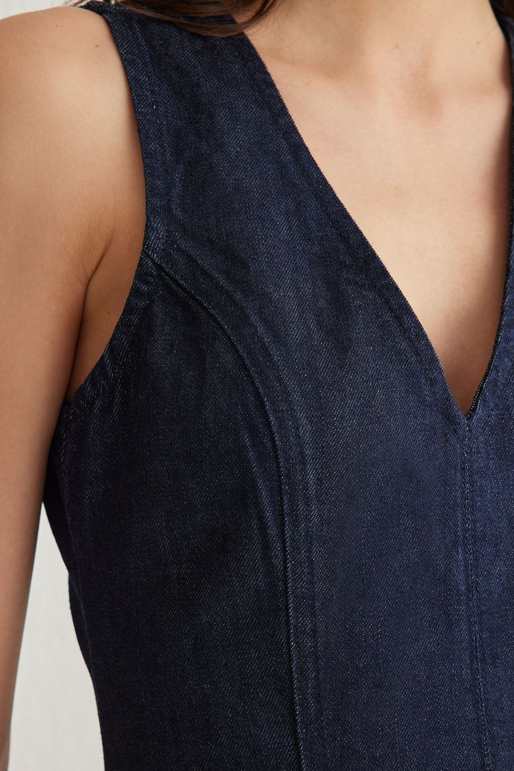 Koyu Mavi V Yaka Mini Denim Elbise TWOSS25EL00151