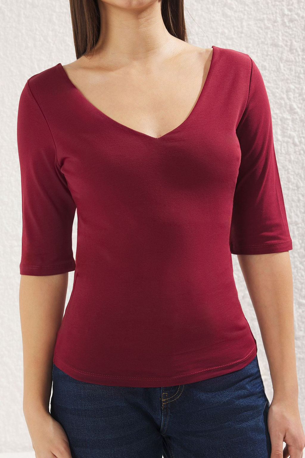 Trendyolmilla Tas Fitted/Vucuda Oturan V Yaka S?rt Dekolteli Esnek Orme Bluz TWOSS25BZ00083 фото 4