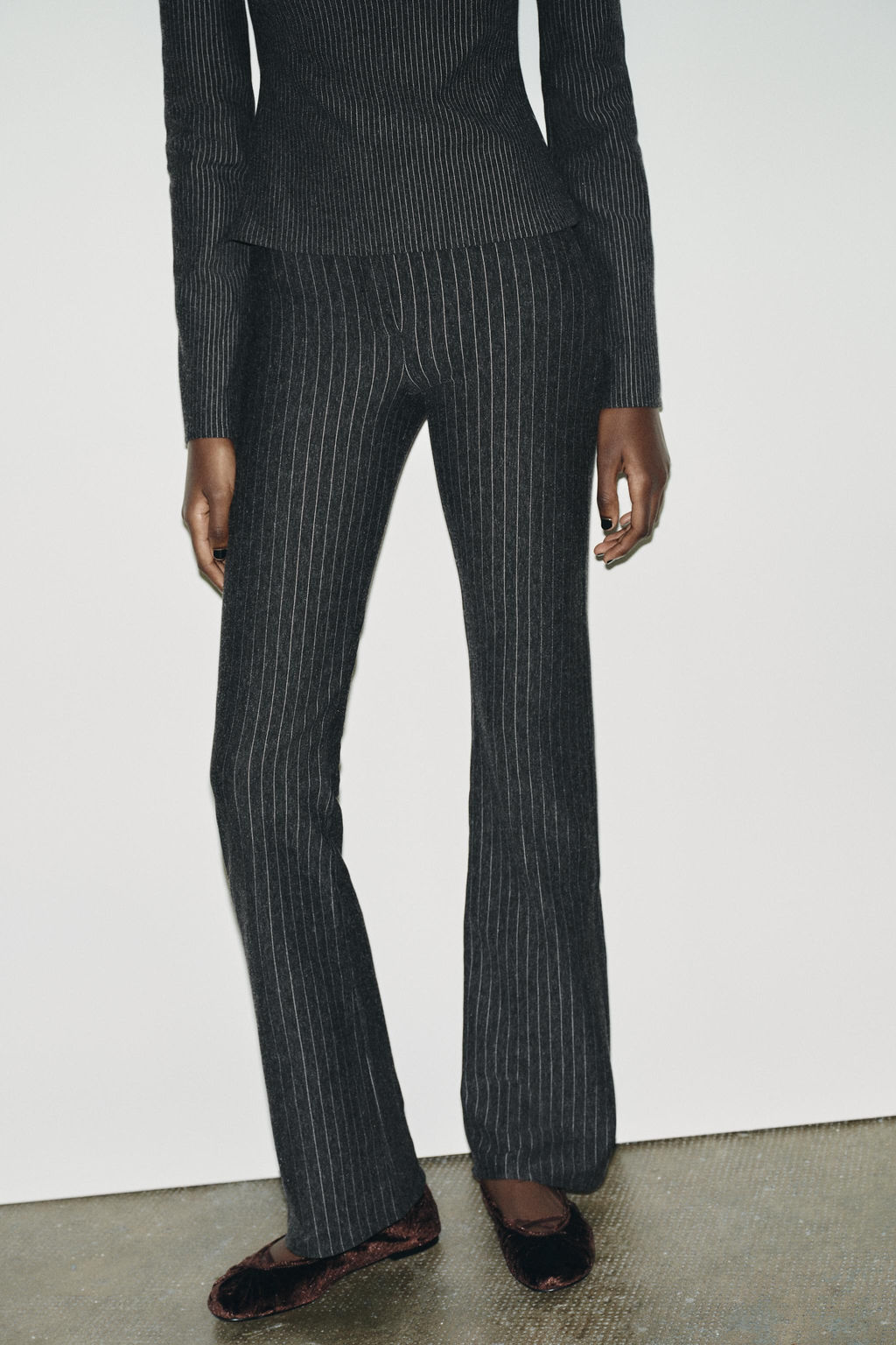 PINSTRIPE FLARE TROUSERS - Zara фото 2