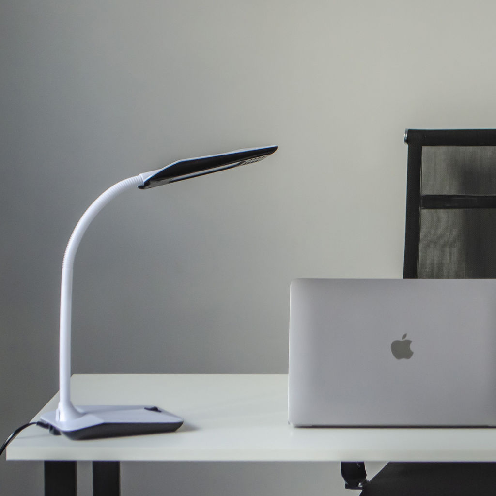 TLD-545 Black-White/LED/350Lm/3500K Светильник настольный, 4W. Механический выключатель. Черный с белым. ТМ Uniel