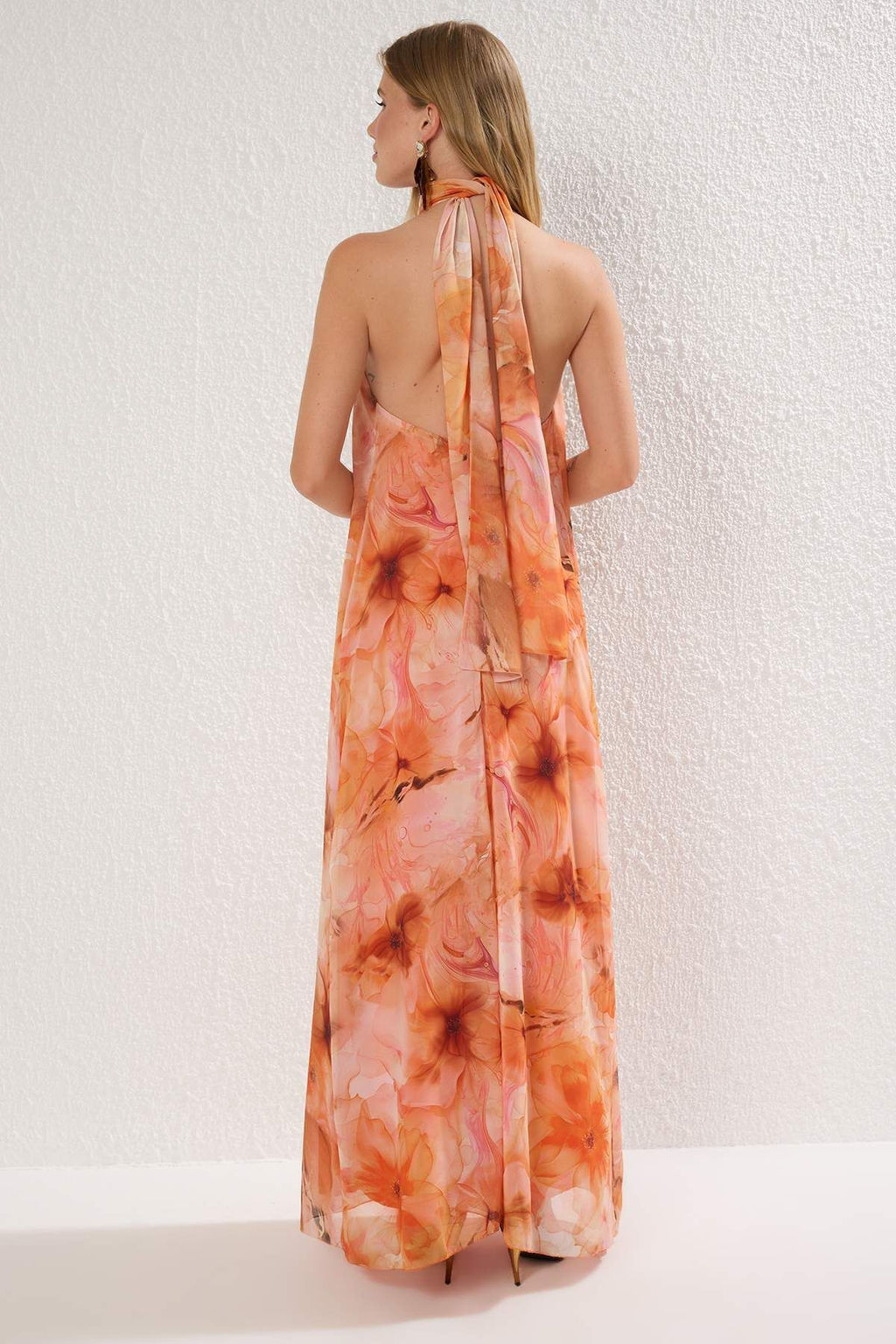 TRENDYOLMILLA Cok Renkli Soyut Desenli Astarl? Sifon Dokuma Uzun S?k Abiye Elbise TPRSS25AE00126  фото 4