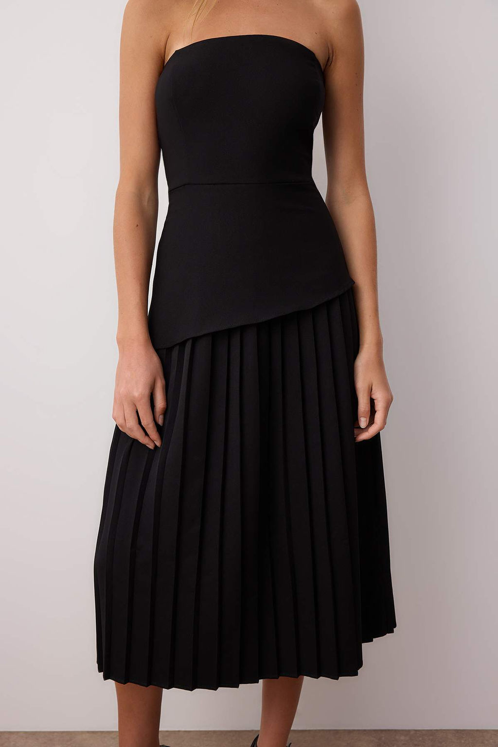 Siyah Pilise Detayl? Straplez Midi Dokuma Elbise TWOSS25EL00860