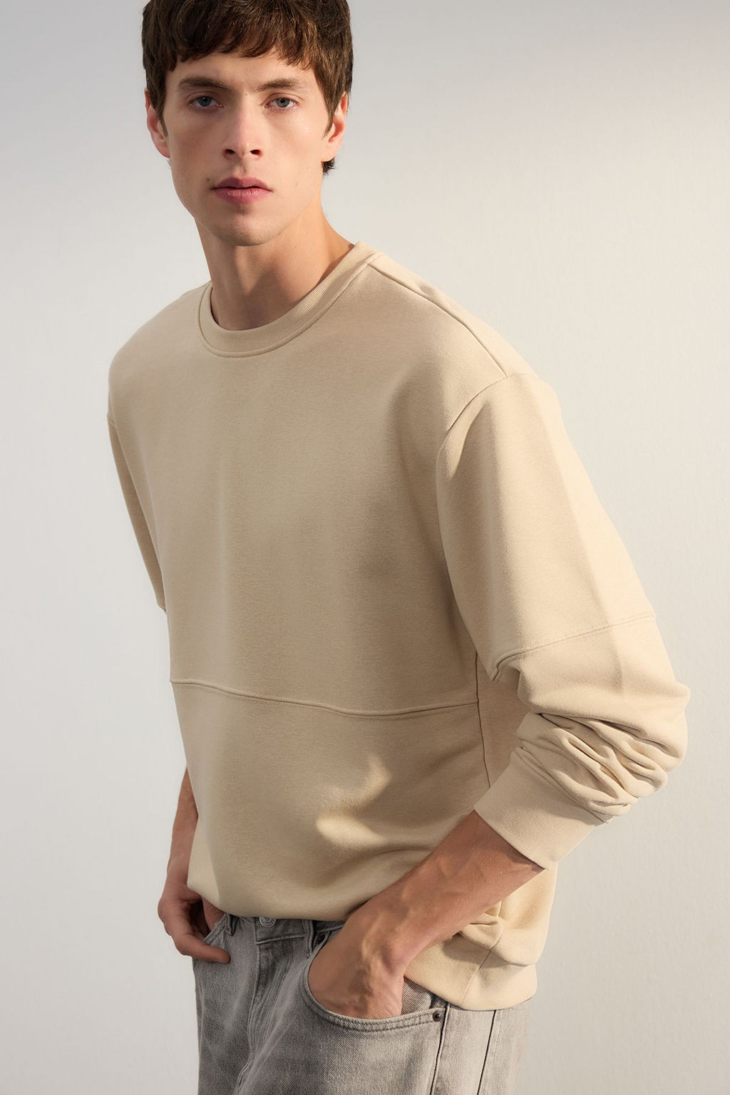 Tas Oversize/Genis Kesim Biyeli 100% Pamuk Sardonsuz Sweatshirt TMNAW25SW00034