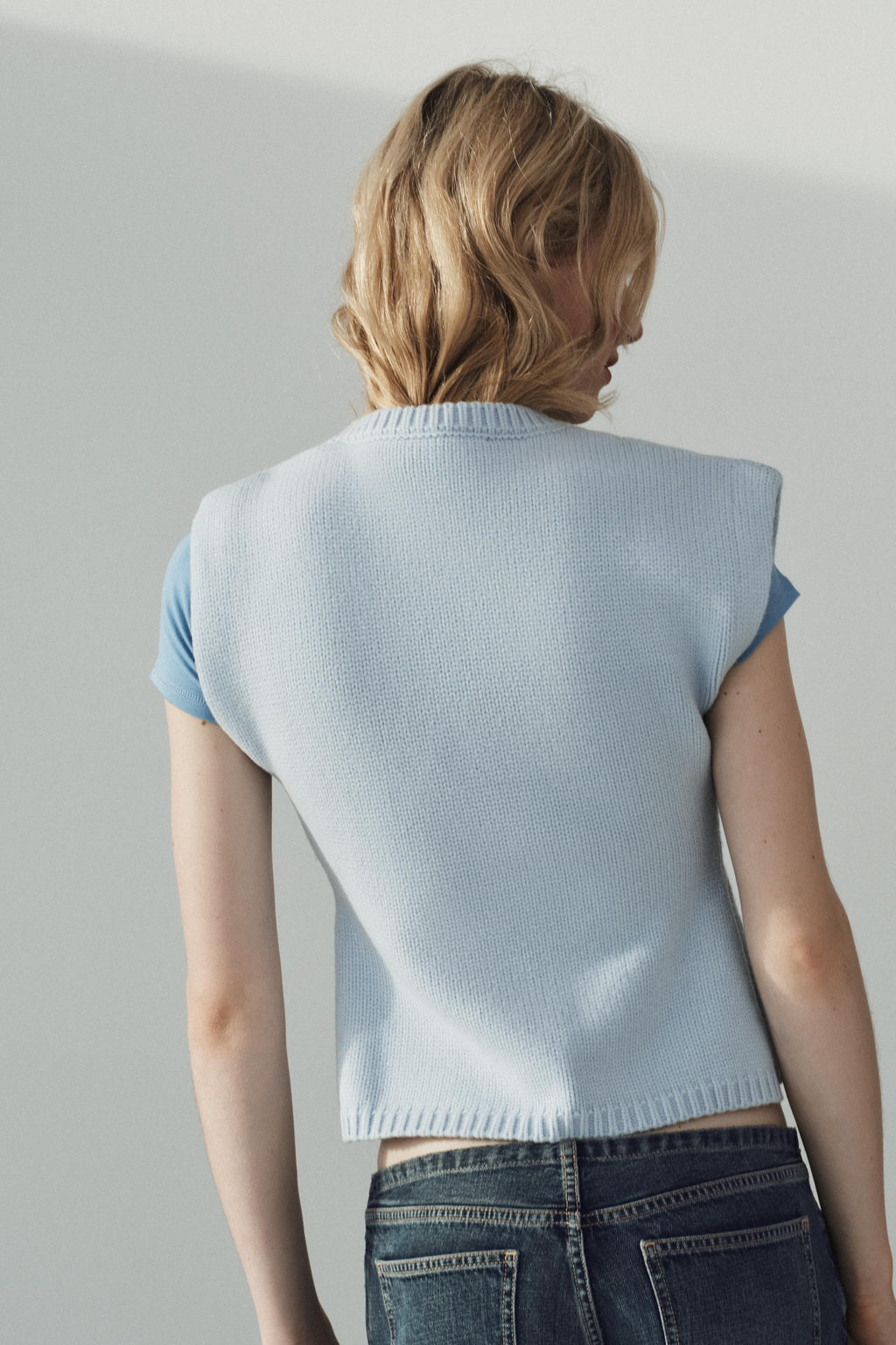 KNIT WAISTCOAT WITH DEFINED SHOULDERS - Zara фото 6