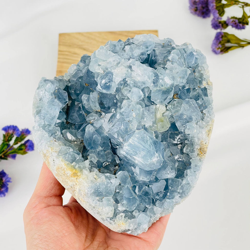 Друза Целестина на подставке - Радуга самоцветов фото 3