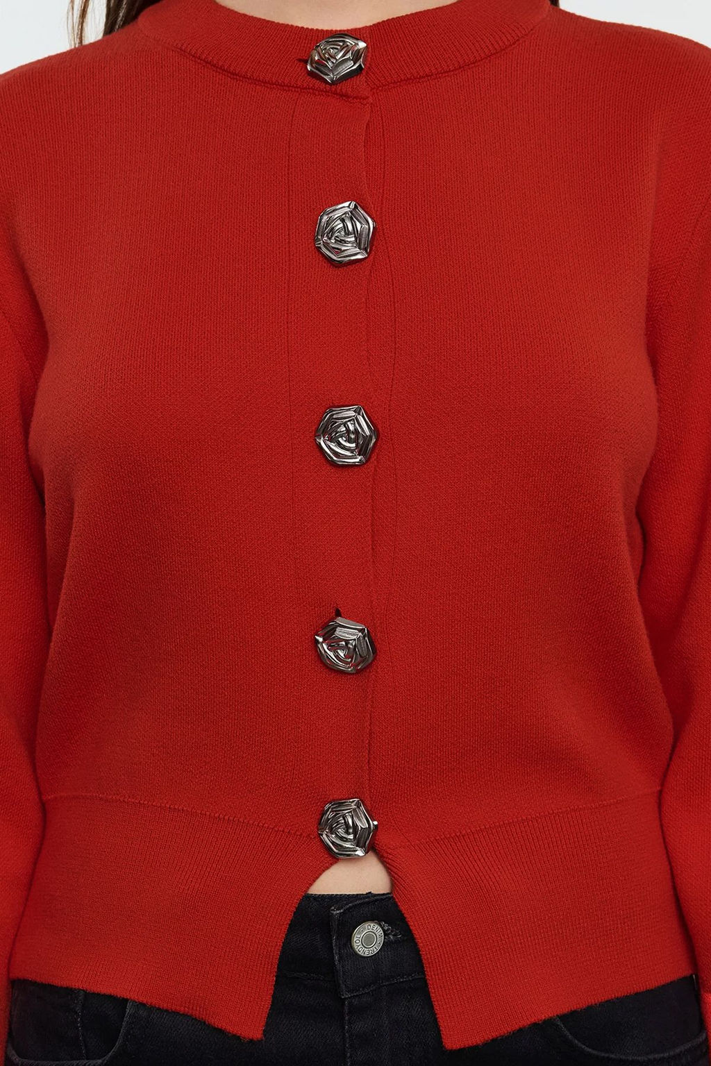 TRENDYOLMILLA Siyah Premium Iplik/Ozel Iplik Crop Gul Dugme Detayl? Ceket Gorunumlu Triko H?rka TWOAW25HI00110 фото 9