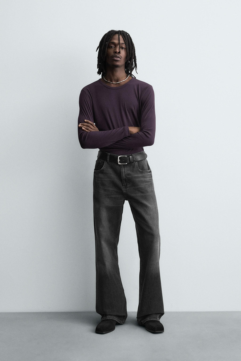 FLARE FIT JEANS