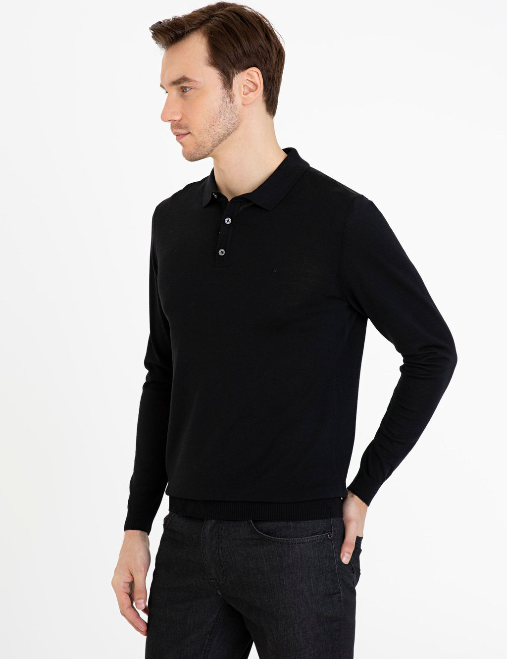 Черный базовый трикотажный свитер приталенного кроя с воротником-поло - Cacharel фото 9