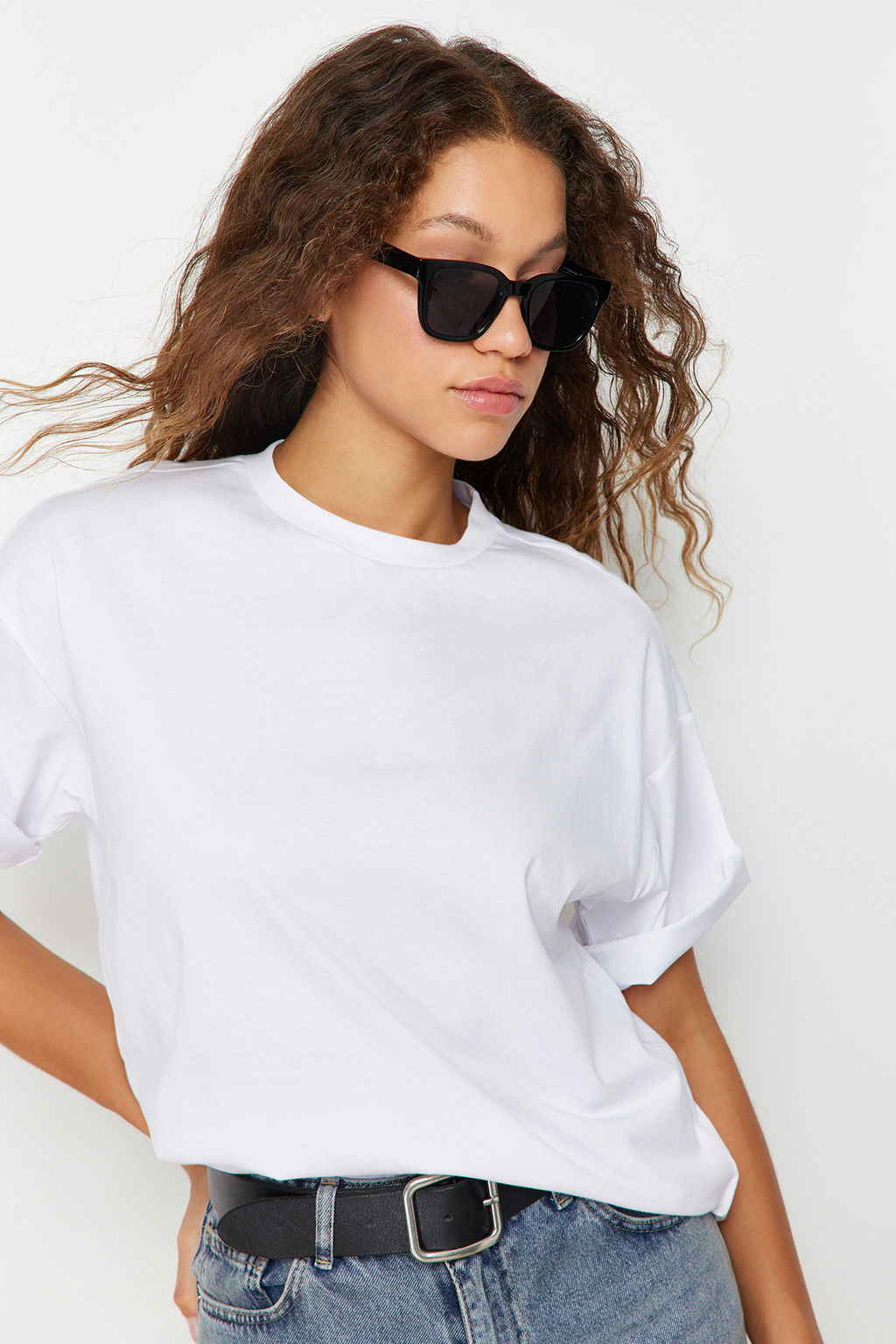 Beyaz %100 Pamuk Bisiklet Yaka Oversize/Genis Kal?p Orme T-Shirt TWOSS20TS0134