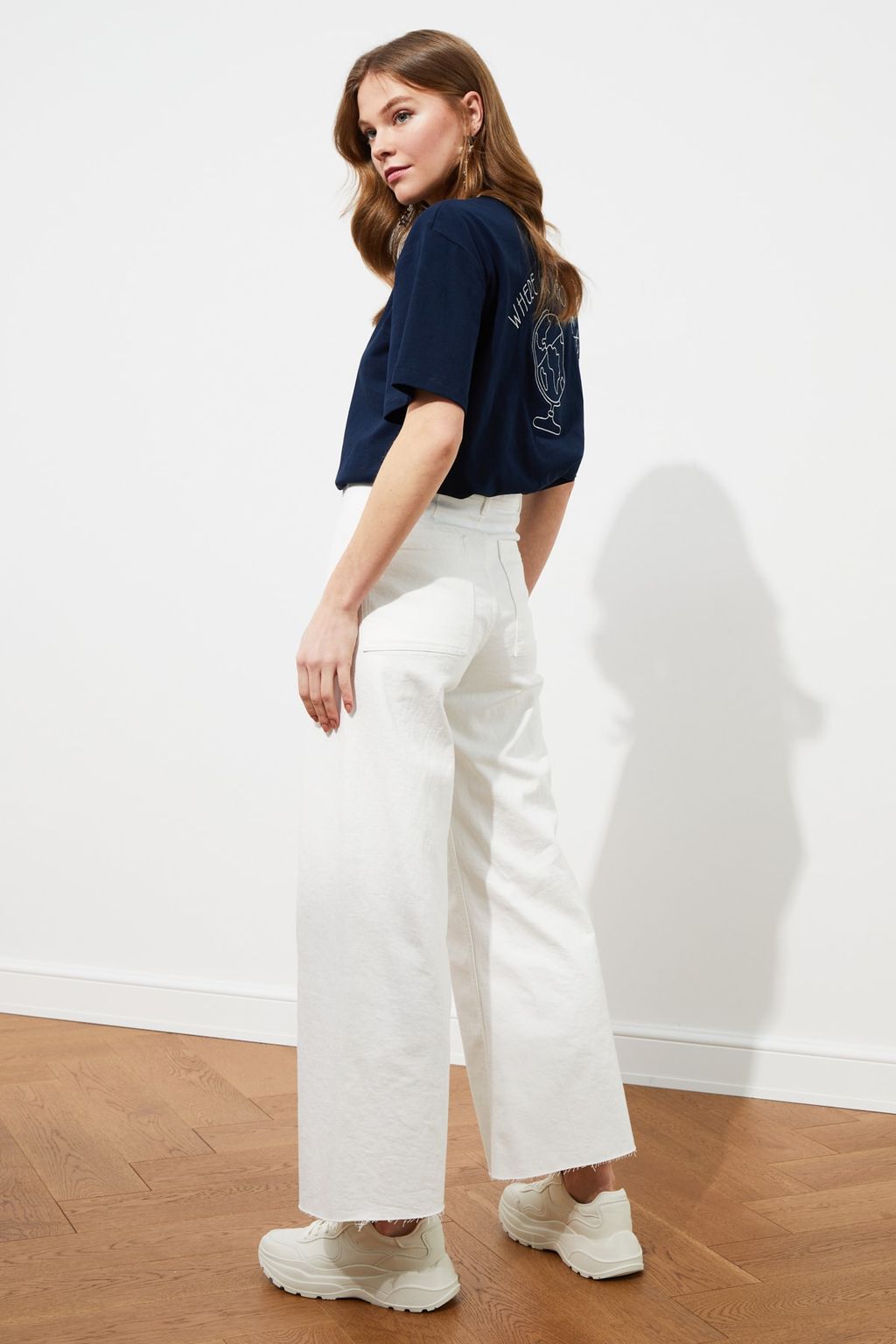 Lacivert %100 Pamuk S?rt Nak?sl? Relaxed/Genis Rahat Kesim Bisiklet Yaka Orme T-Shirt TWOSS20TS0121