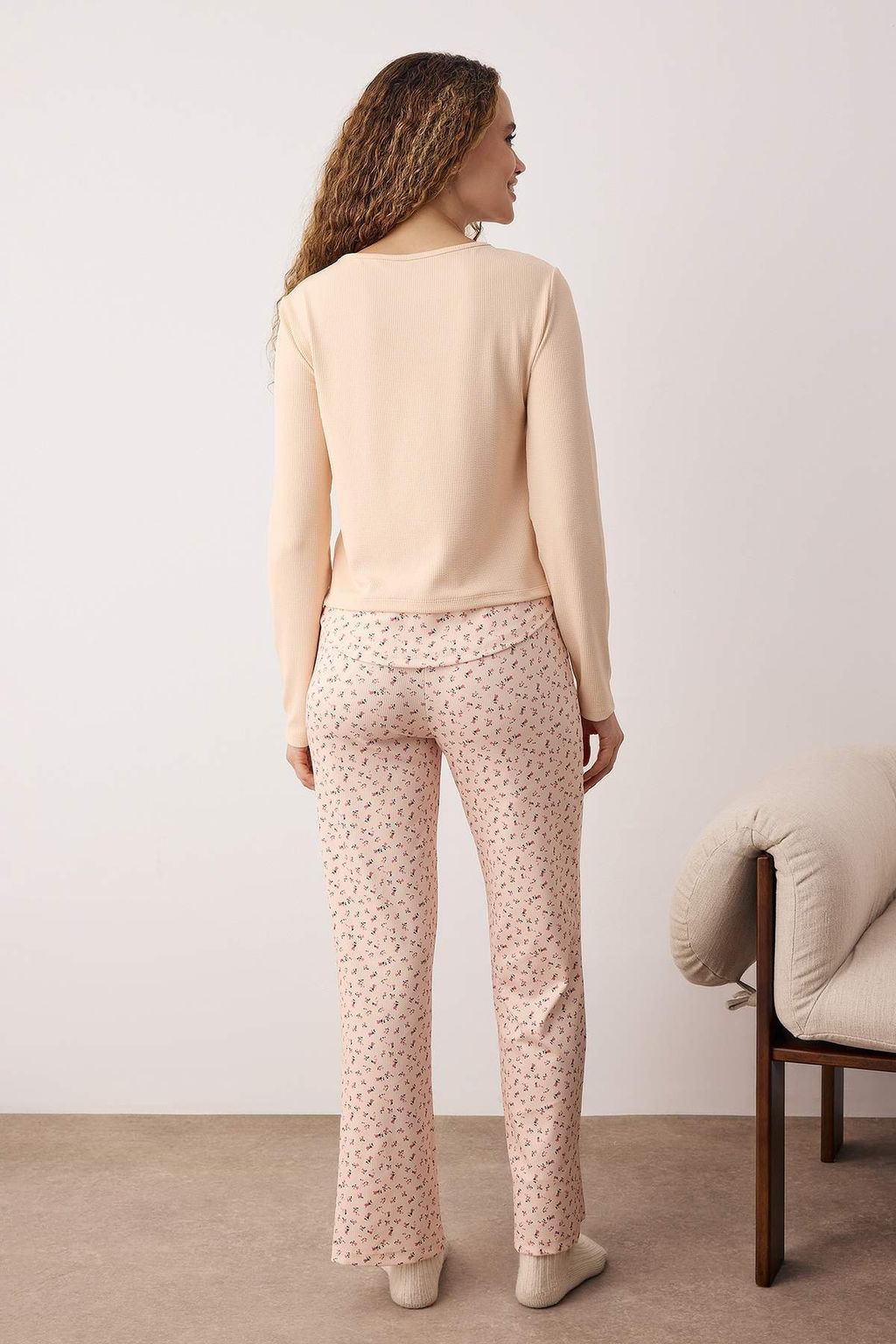 Pembe-Cok Renkli Cicekli Yar?m Patl? Fitilli Orme Pijama Tak?m? THMAW26PT00017 - Trendyolmilla фото 4