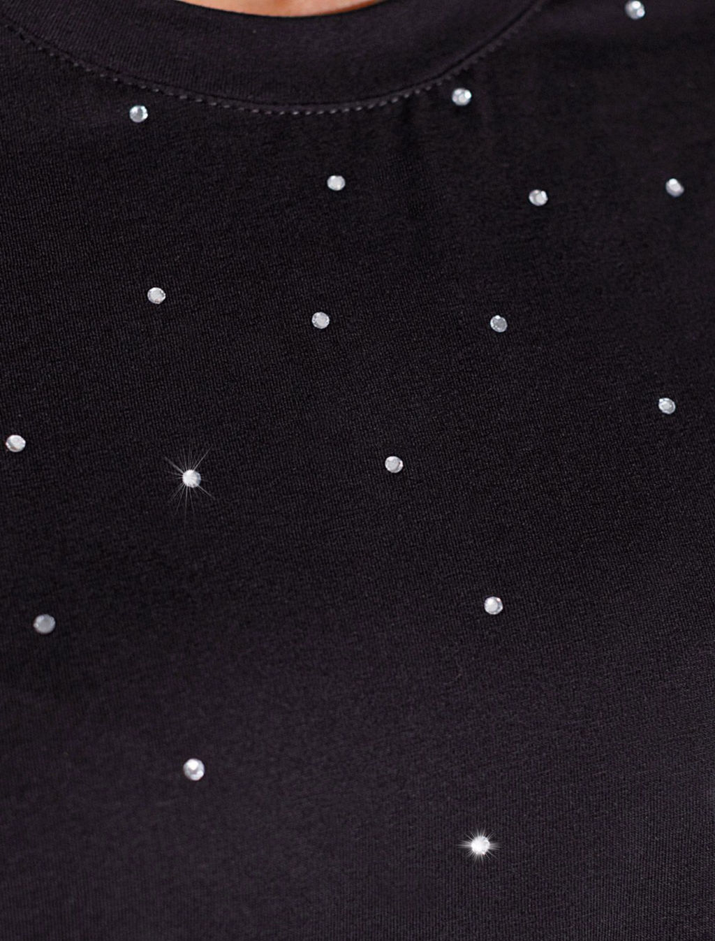 Нарядная футболка с принтом стразами из премиального хлопка с эластаном - Vilatte фото 2