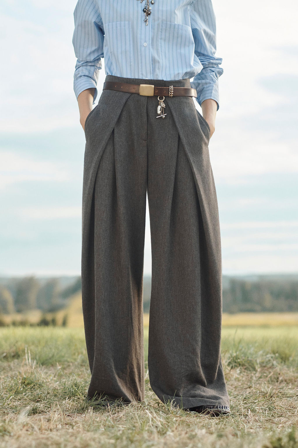 LIMITED EDITION VOLUME TROUSERS WITH PLEATS AND WOOL - Zara фото 3