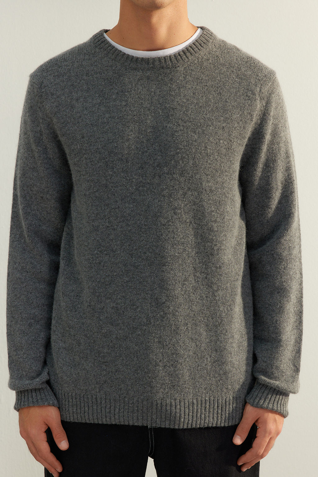 Koyu Gri Regular Fit Yunlu Bisiklet Yaka Basic Triko Kazak TMNAW24KZ00058