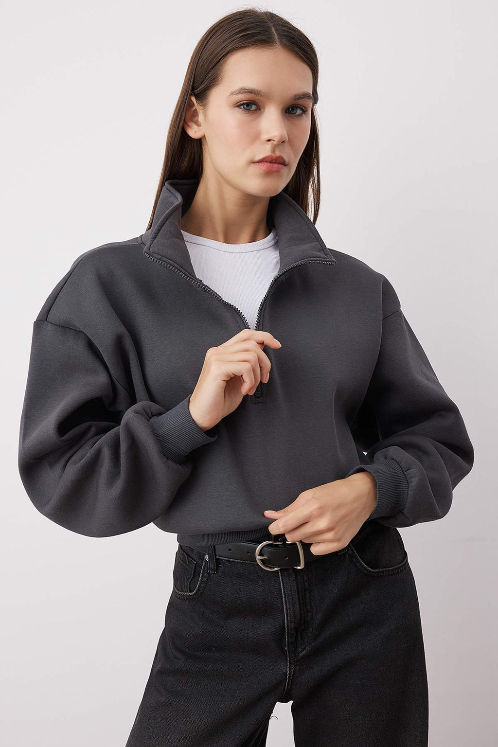Antrasit Rahat Kesim Crop Fermuarl? Dik Yaka Kal?n Ici Polarl? Orme Sweatshirt TWOAW24SW00221