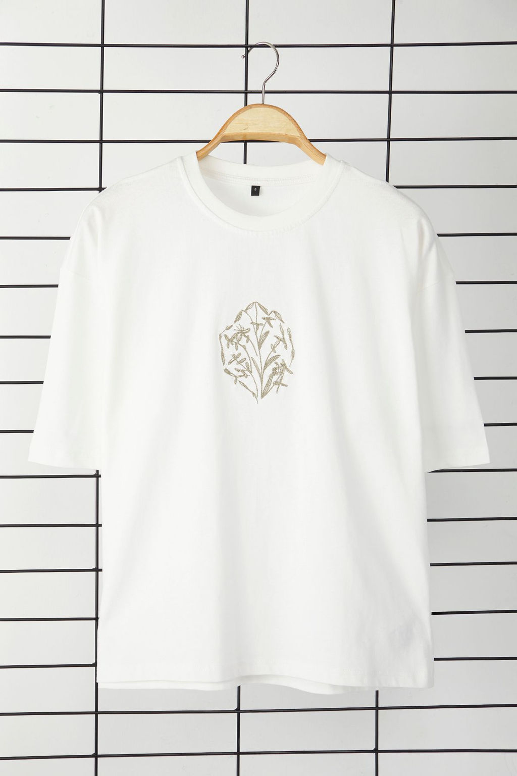 TRENDYOL MAN Unisex Ekru Crop/K?sa Kal?p Cicek Nak?sl? %100 Pamuk T-Shirt TMNSS25TS00098 - Trendyolmilla фото 7