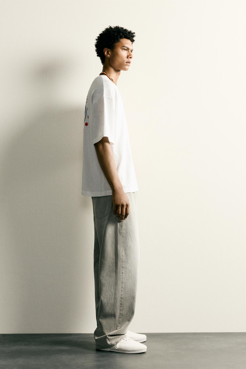 CAMISETA RELAXED FIT ESTAMPADOS CONTRASTE / Blanco roto - Zara фото 4