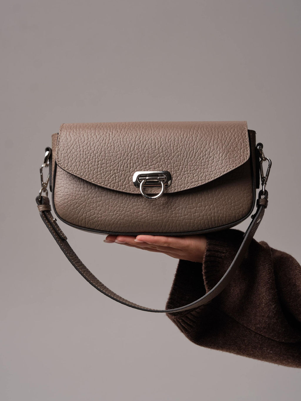 Кожаная сумка Azaro 31049 тауп соло