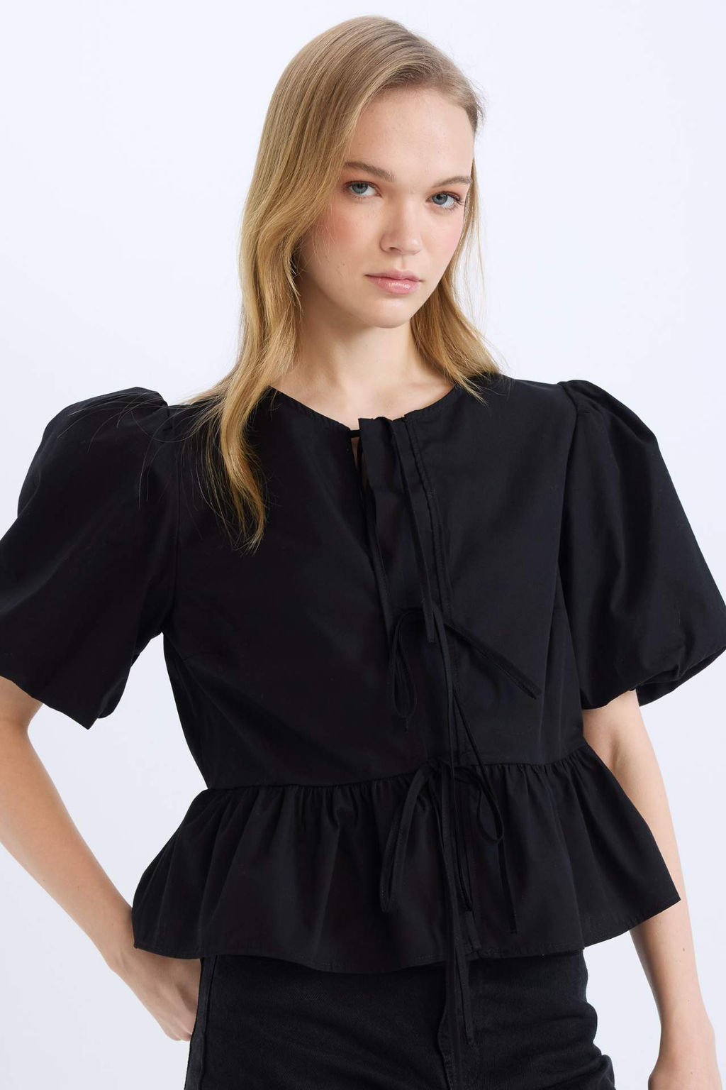 Regular Fit Yuvarlak Yaka Onden Baglamal? Poplin K?sa Kollu Bluz - Defacto фото 2