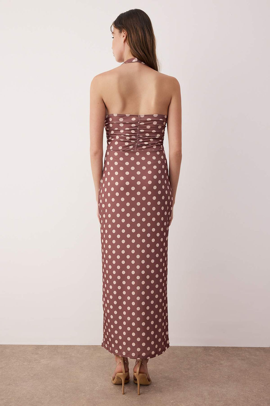 TRENDYOLMILLA Bordo V Yaka Buzgu/Drape Detayl? Bodycone/Vucuda Oturan Esnek Maxi Orme Elbise TWOSS25EL00096  фото 9