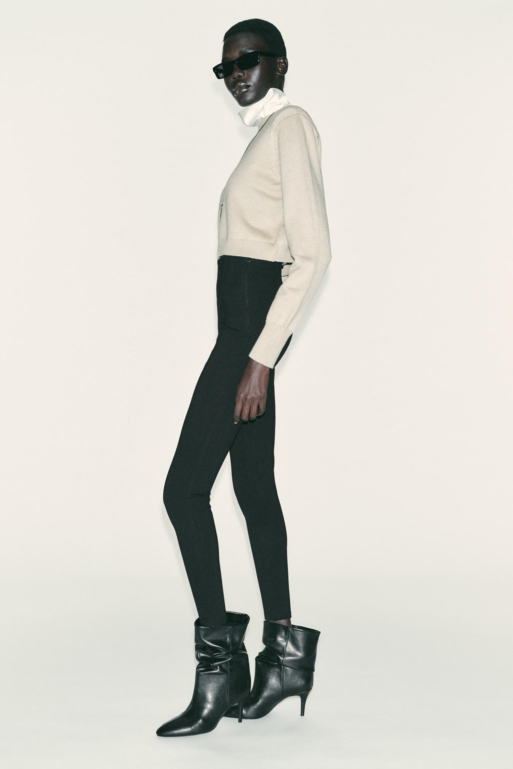 BODY SHAPING LEGGINGS - Zara фото 7