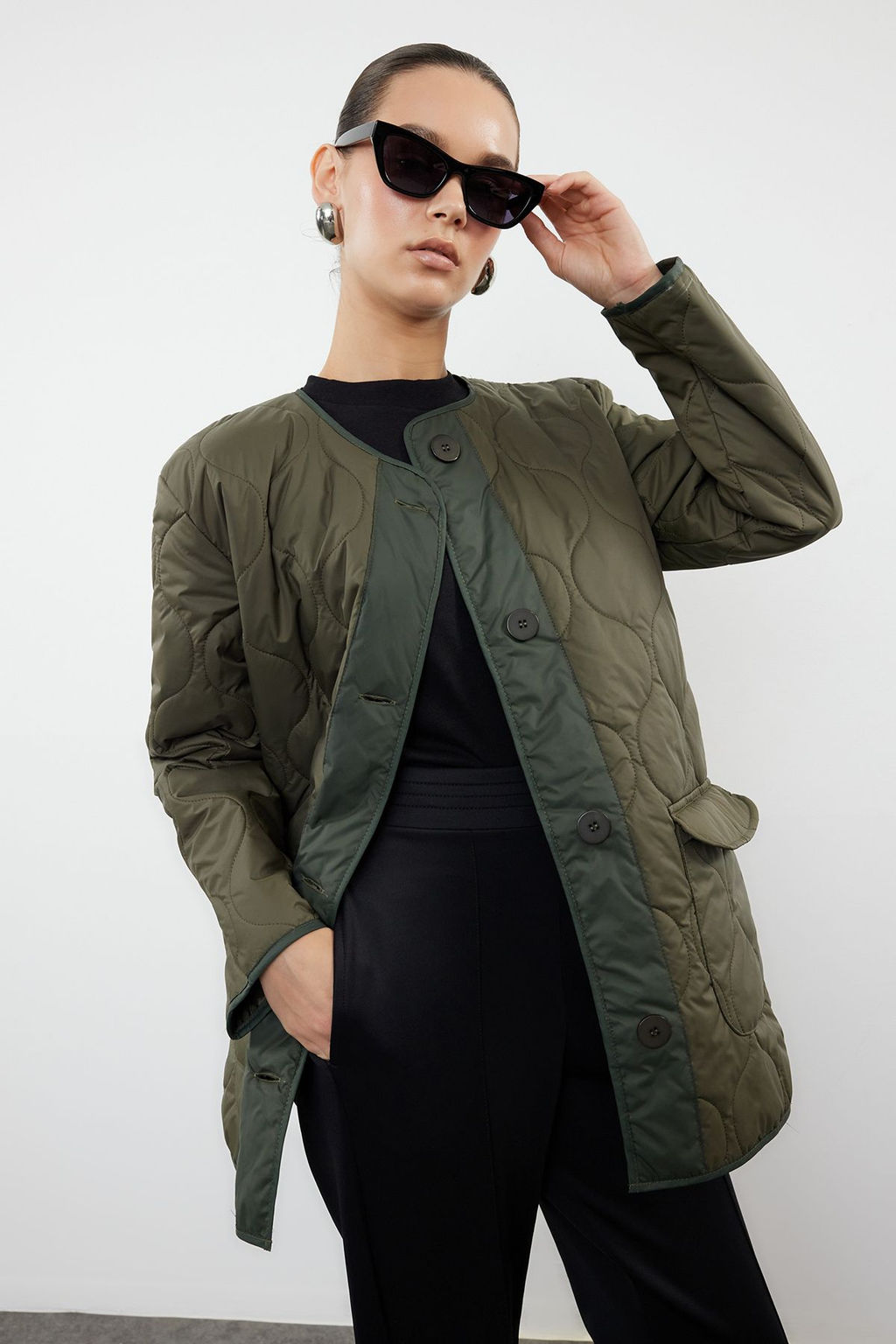 TRENDYOLMILLA Haki Renk Bloklu Su Itici Kapitone Mont TWOAW23MO00134 фото 18