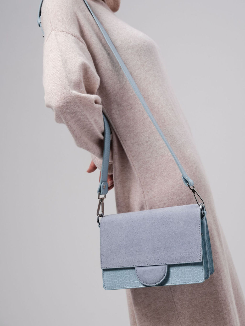 Сумка замшевая Deboro 30574 голубая вода