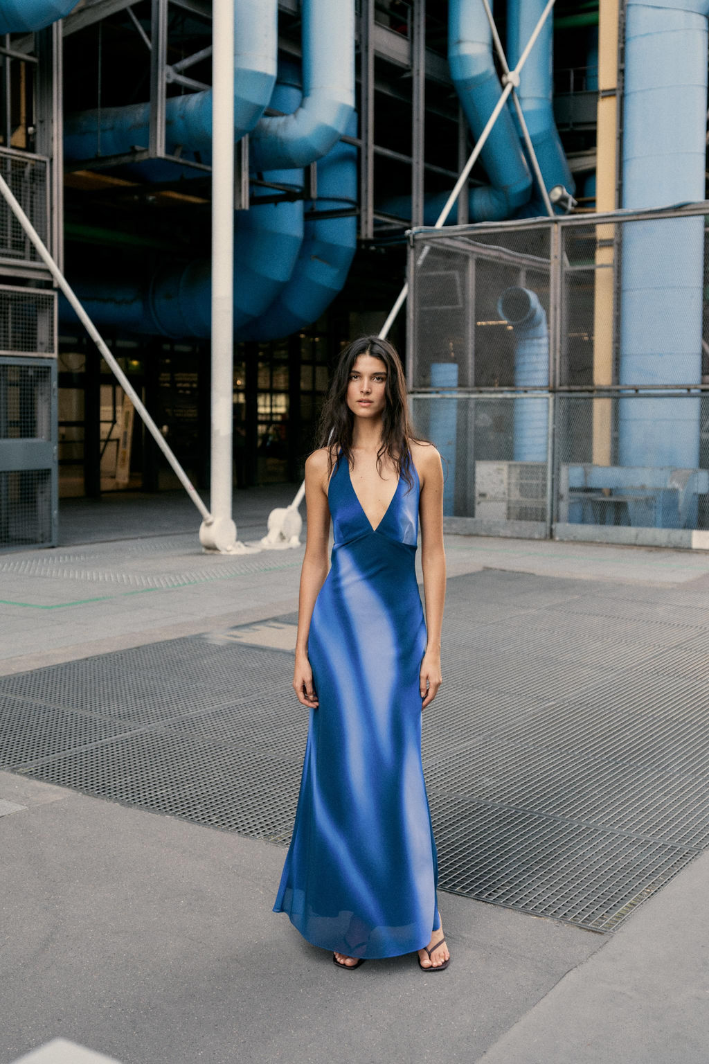 PRINTED HALTER LONG DRESS - Zara фото 9