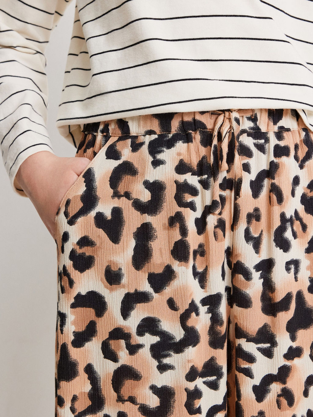 ACOOLA / Брюки детские для девочек Amat2_pn леопардовый принт  фото 6