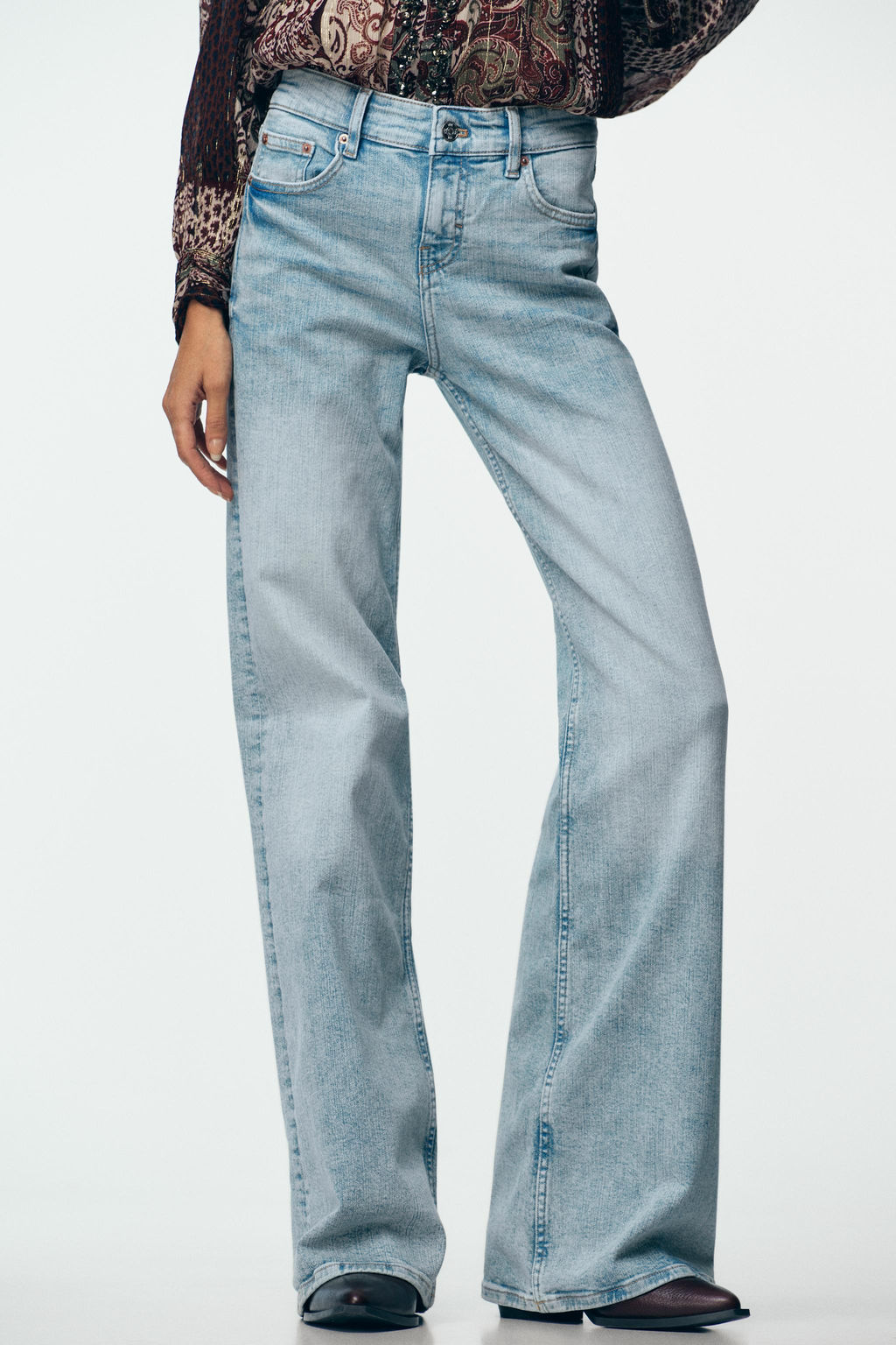 Z1975 FLARE FIT LOW-RISE JEANS - Zara фото 10