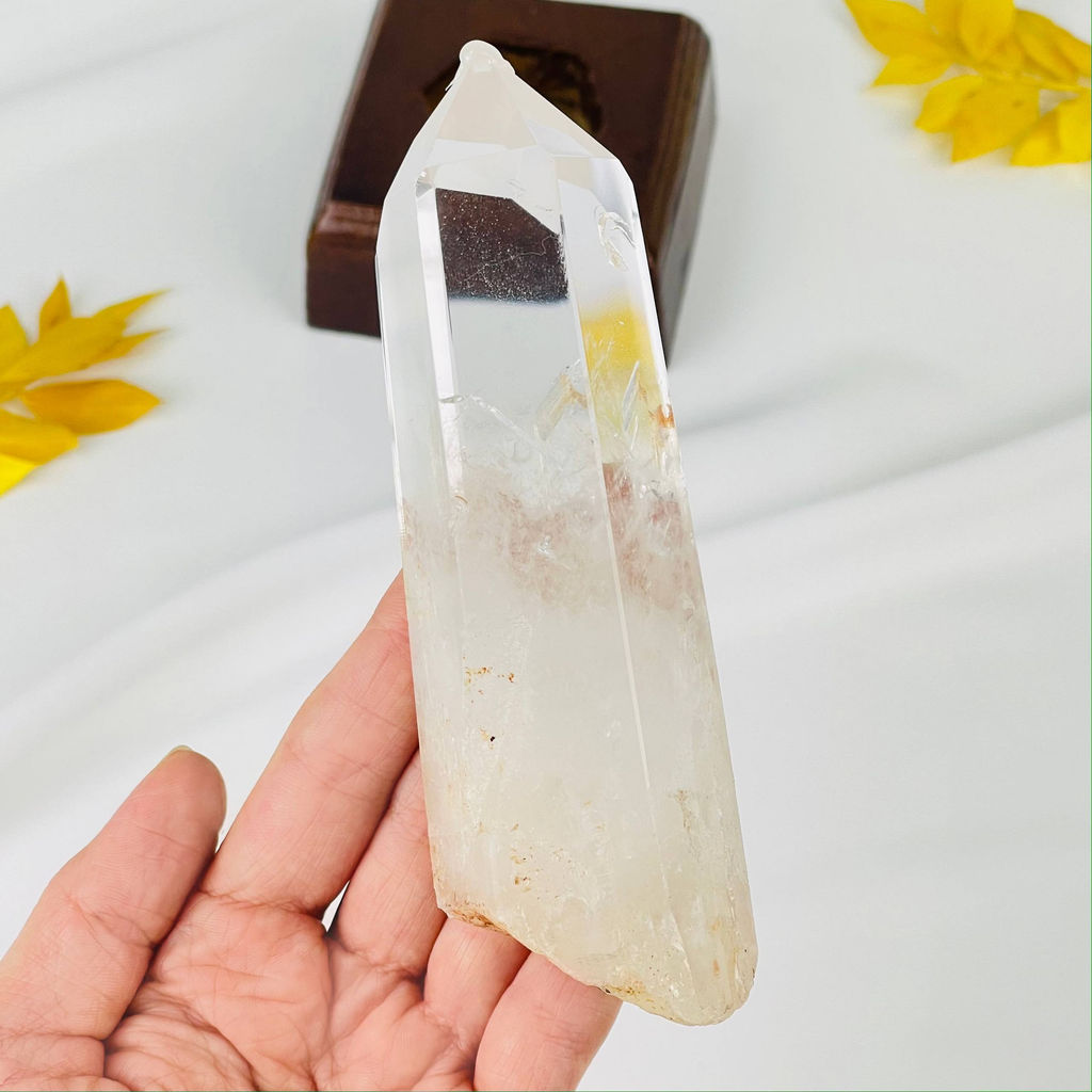 Кристалл из Горного Хрусталя на подставке