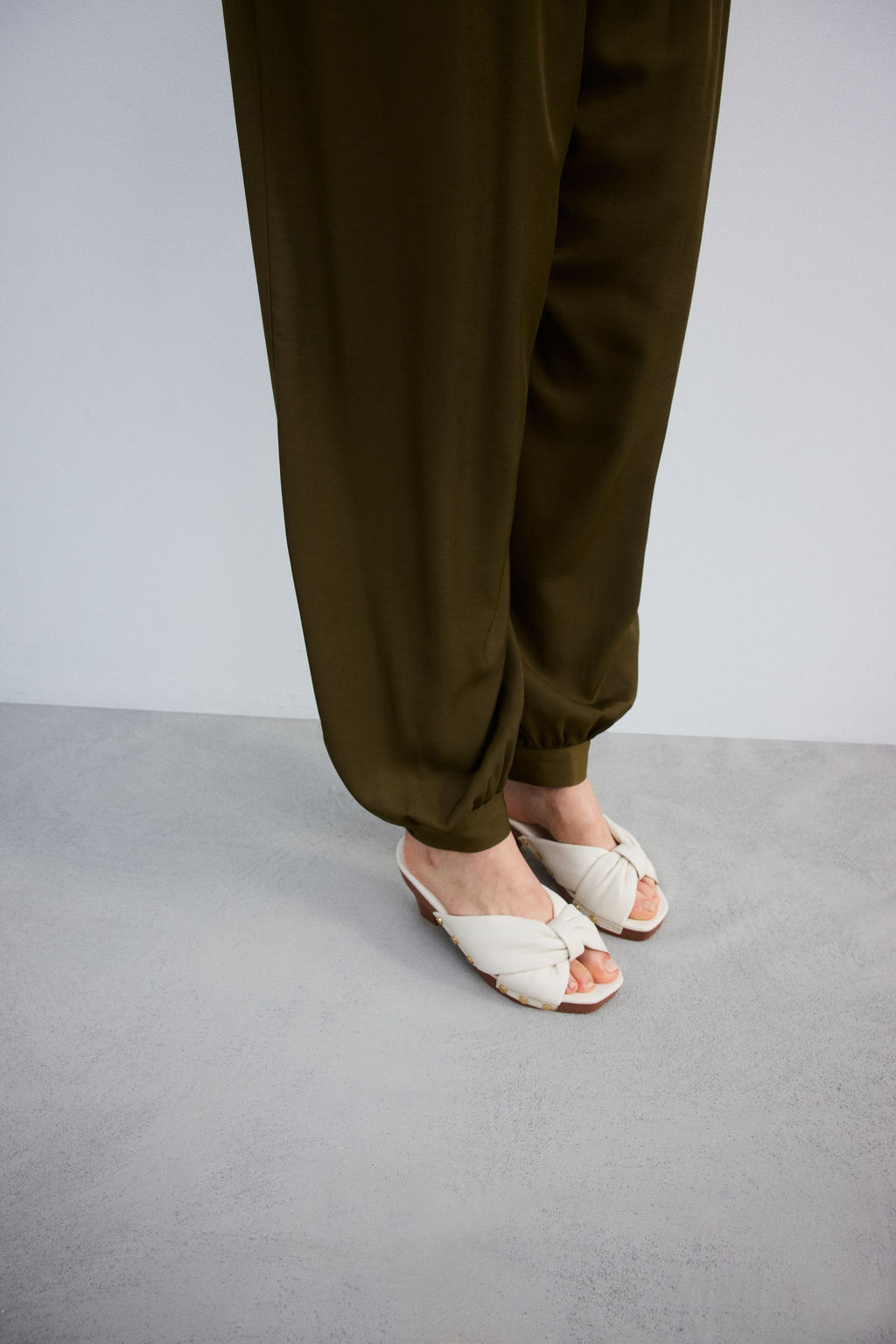 Sandalias de tac?n estilo zueco - H&m фото 4