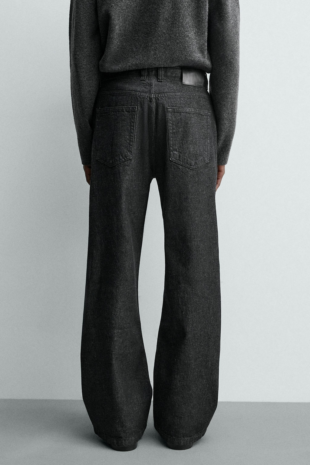 JEANS RELAXED FLARE FIT / Negro - Zara фото 13