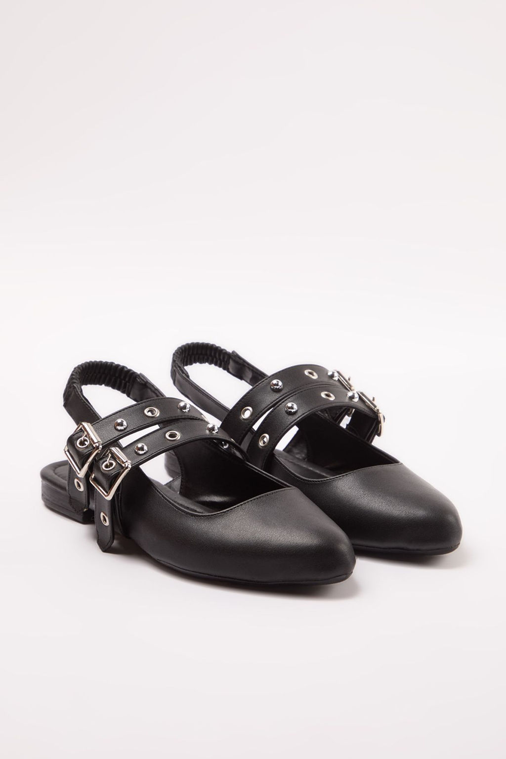 Siyah Kusgozu ve Toka Detayl? Arkas? Ac?k K?sa Topuklu Kad?n Babet
TAKAW25BE00002