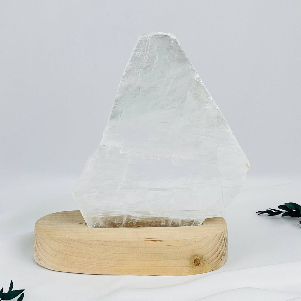 Срез Селенита на подставке - Радуга самоцветов фото 2