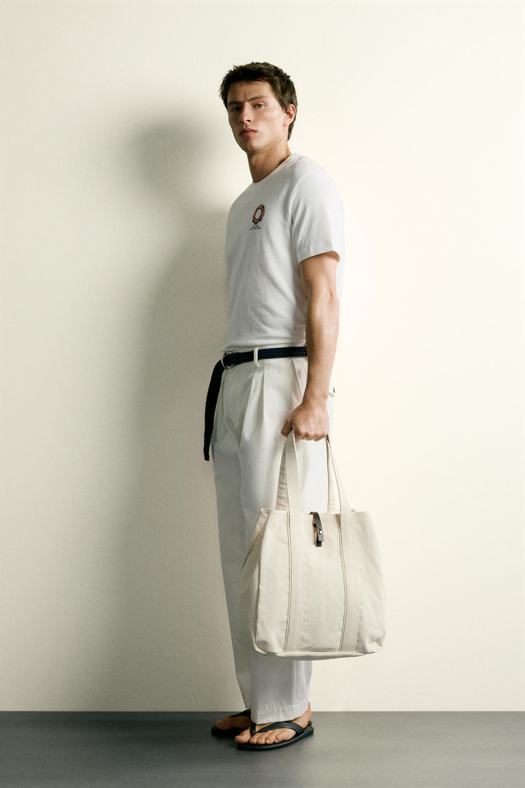 CAMISETA REGULAR FIT BORDADO COMBINADO / Blanco roto - Zara фото 4