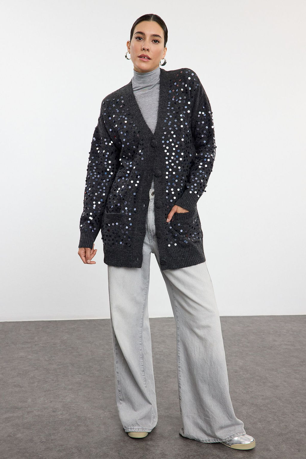 TRENDYOLMILLA Antrasit Yunlu Payet Islemeli Triko H?rka TWOAW25HI00154  фото 2