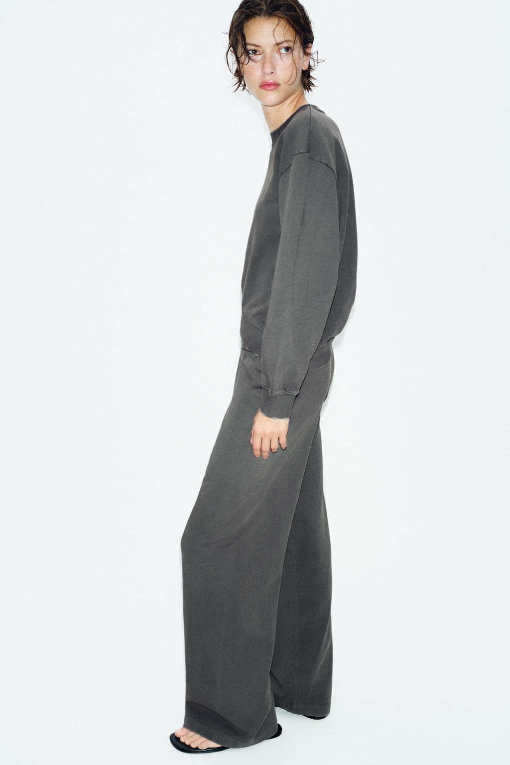 SUDADERA EFECTO LAVADO / Plomo - Zara фото 3