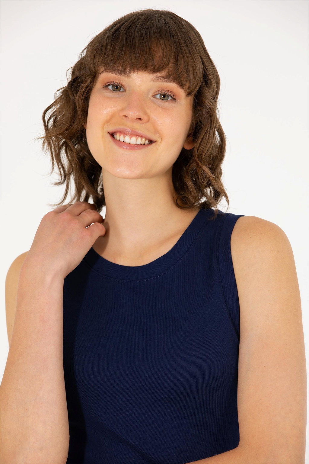 U. S. Polo Assn Женская базовая футболка без рукавов темно-синего цвета с круглым вырезом - U.s. polo assn фото 9