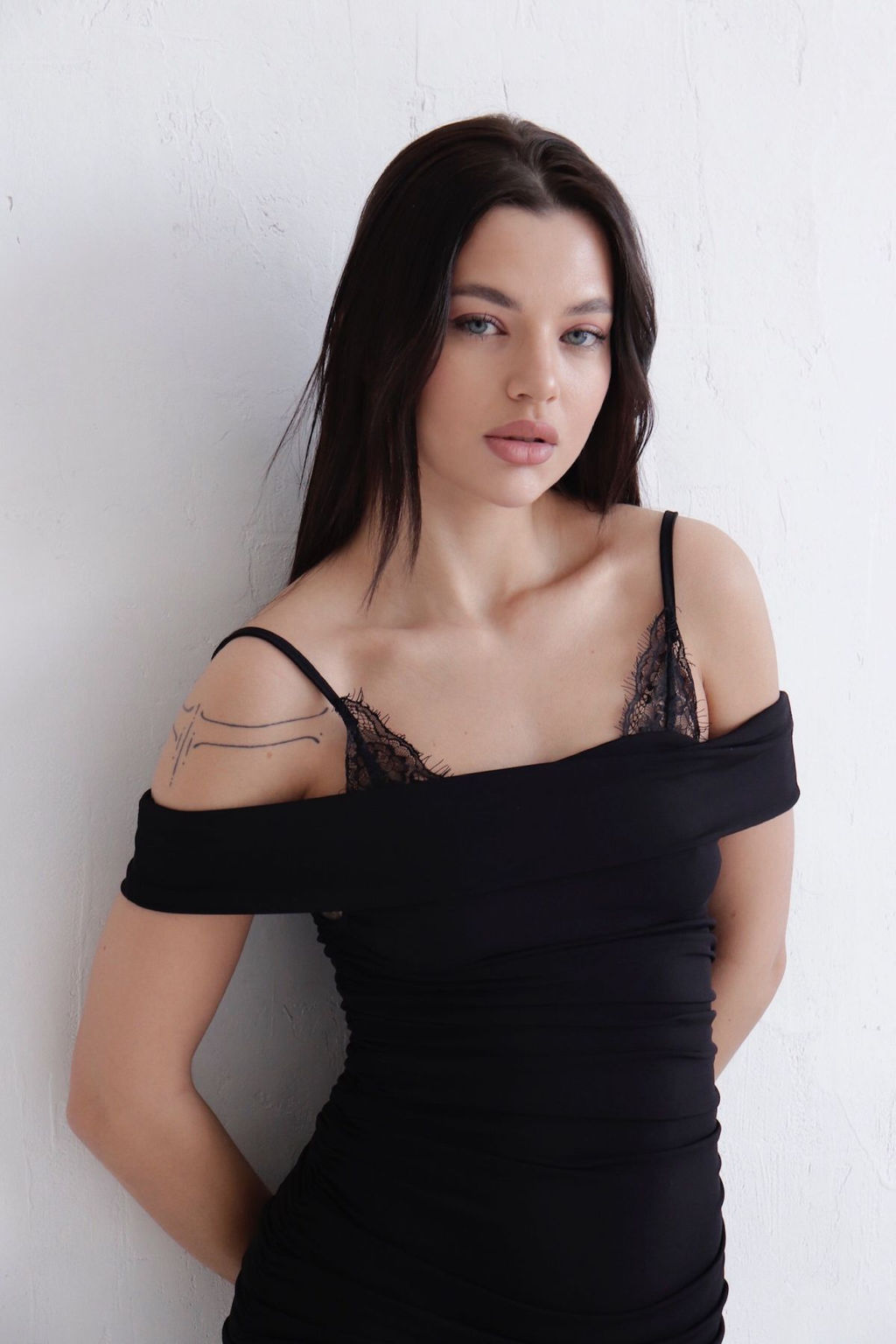 Платье вечернее чёрное с вырезом кармен - Martichelli фото 12