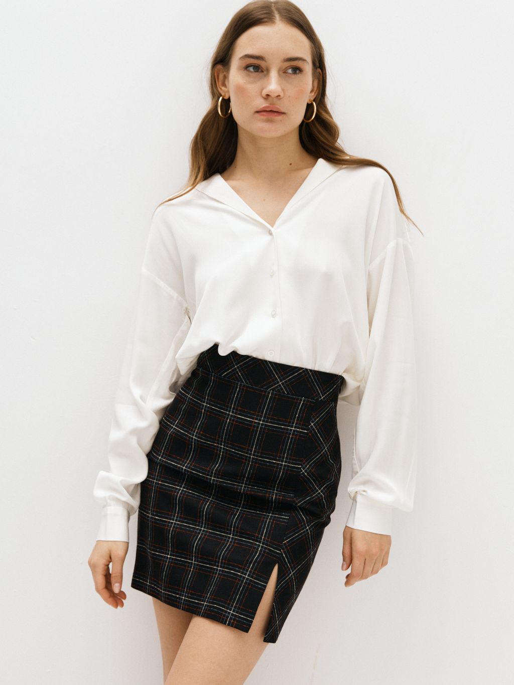 Юбка короткая с разрезом