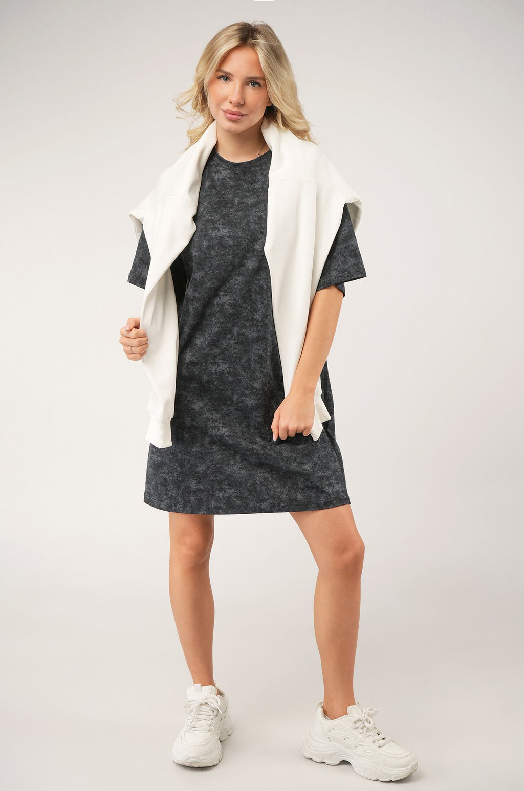 Женское платье-футболка оверсайз Happyfox