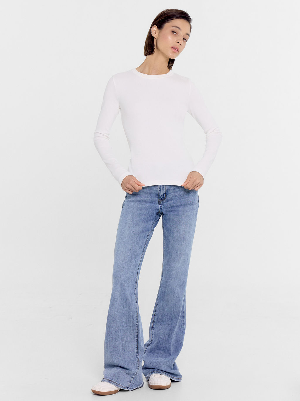 Джемпер женский в белом цвете