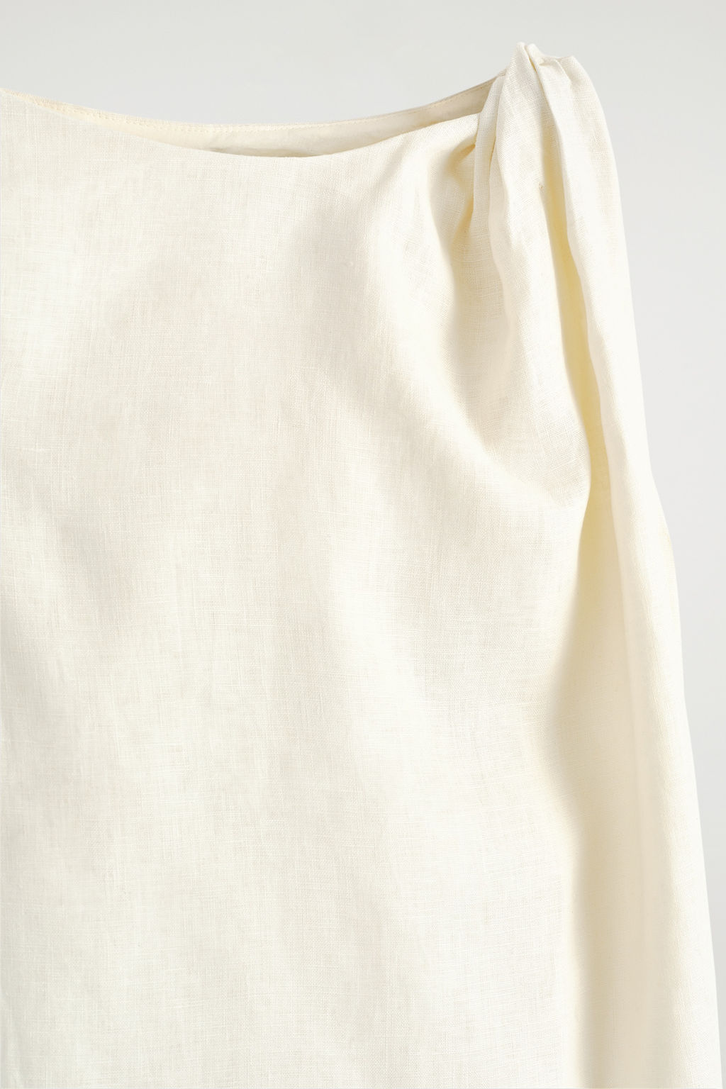VESTIDO CORTO DE LINO CON DETALLE RETORCIDO - H&m фото 4