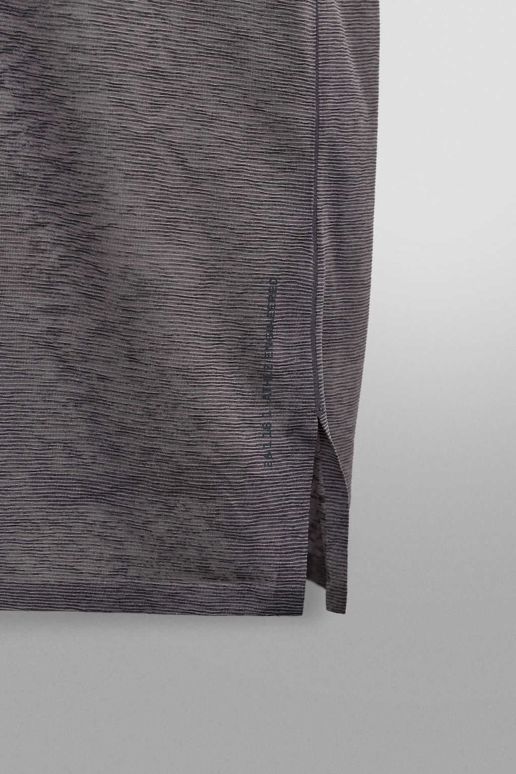 CAMISETA RUNNING ESTRUCTURA LIGERA / Morado Oscuro