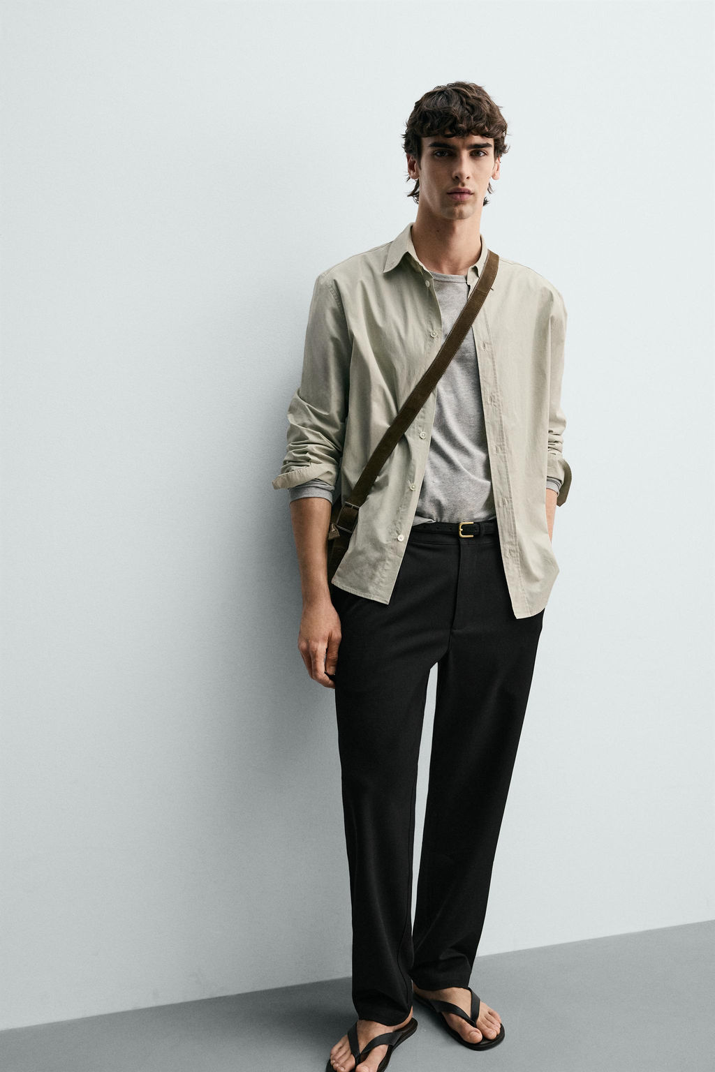 PANTAL?N STRAIGHT FIT CONFORT / Negro